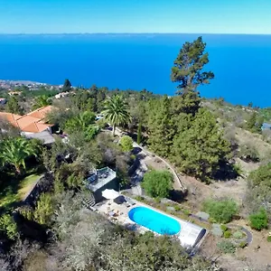  Holiday home Feriendomizil Mit Beheiztem, Abdeckbarem Pool